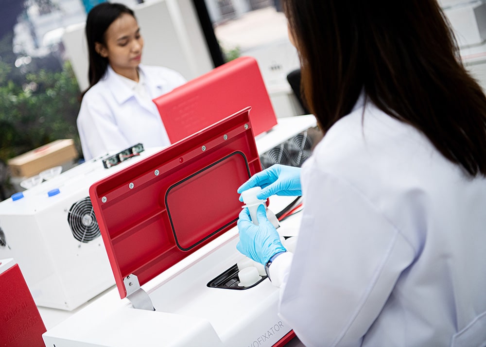 CRYOIMMUNOSTAINING